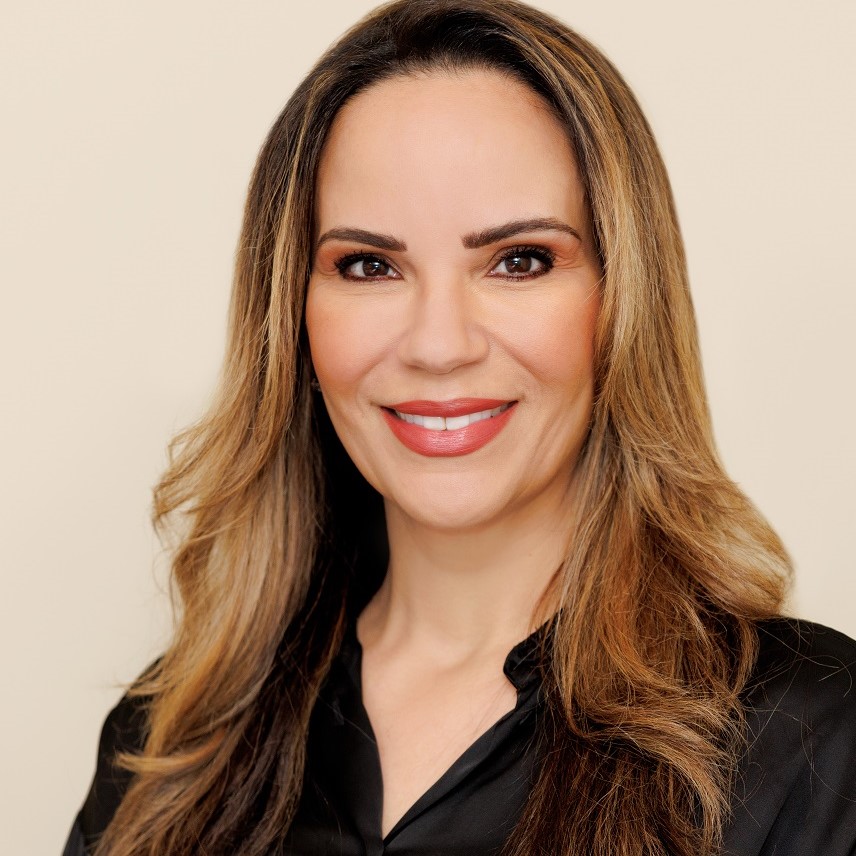 Elaina Lester Headshot