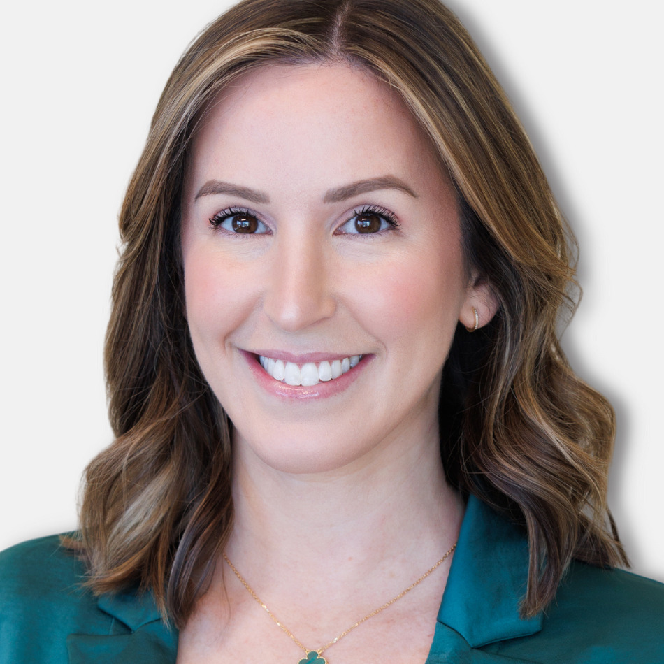Dr. Rosa B. Lipin, plastic surgeon headshot